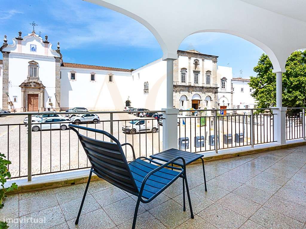 Moradia com Garagem, Piscina, Jardim e amplos Terraços, para venda ...-25