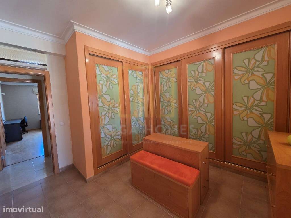 Moradia T5 com piscina + Apartamento T3, em centro de Lagoa (Algarve)-23