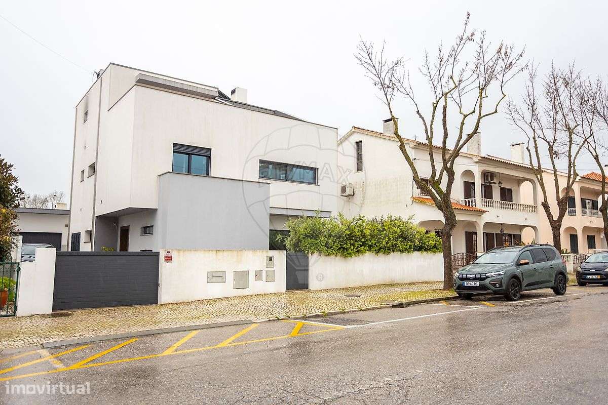 Moradia T4 para venda - Grande imagem: 2/48