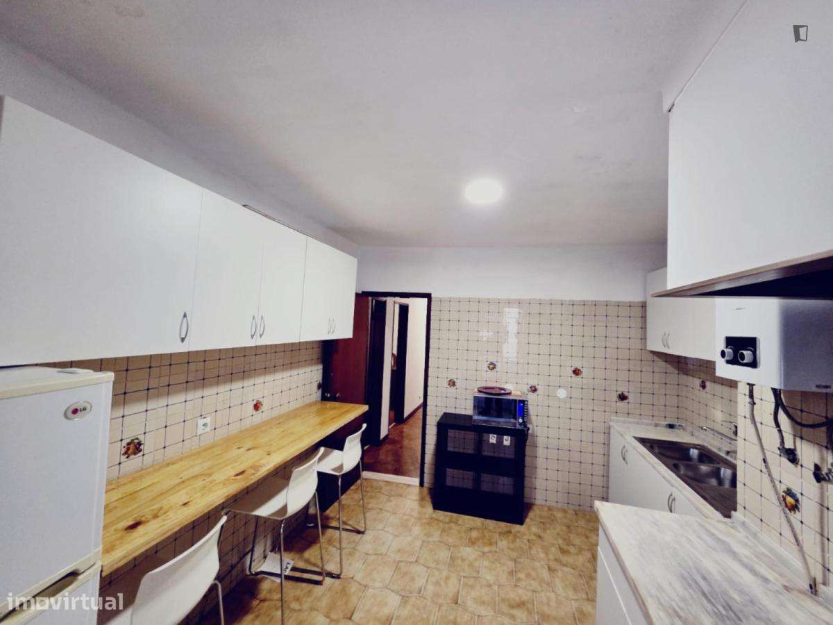 Quarto - localizado em Arroios Lisbon - Grande imagem: 3/3