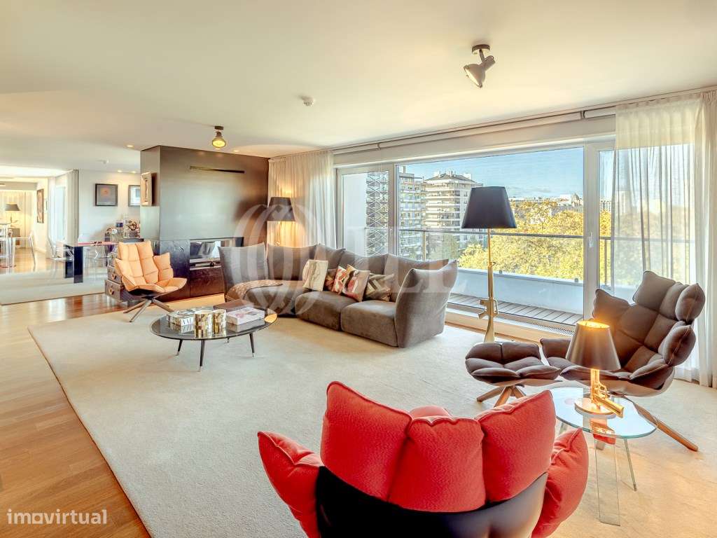 Apartamento T6 com varanda, Campo Pequeno, Lisboa. - Grande imagem: 4/57