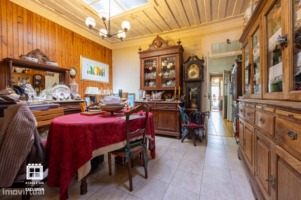 Moradia no centro de Ovar com excelente potencial - Exclusivo - Grande imagem: 5/12