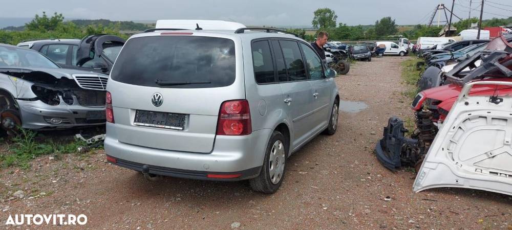 Dezmembrez Volkswagen Touran DSG 2008 1.9tdi BLS - 4