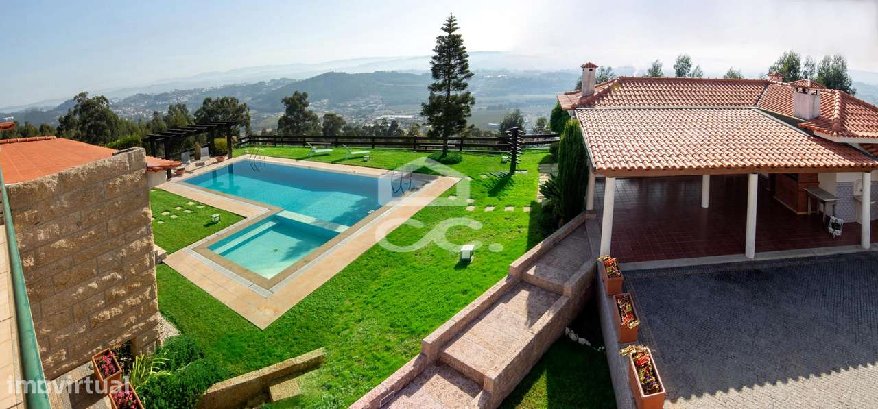 Moradia T6 com piscina e vistas-7