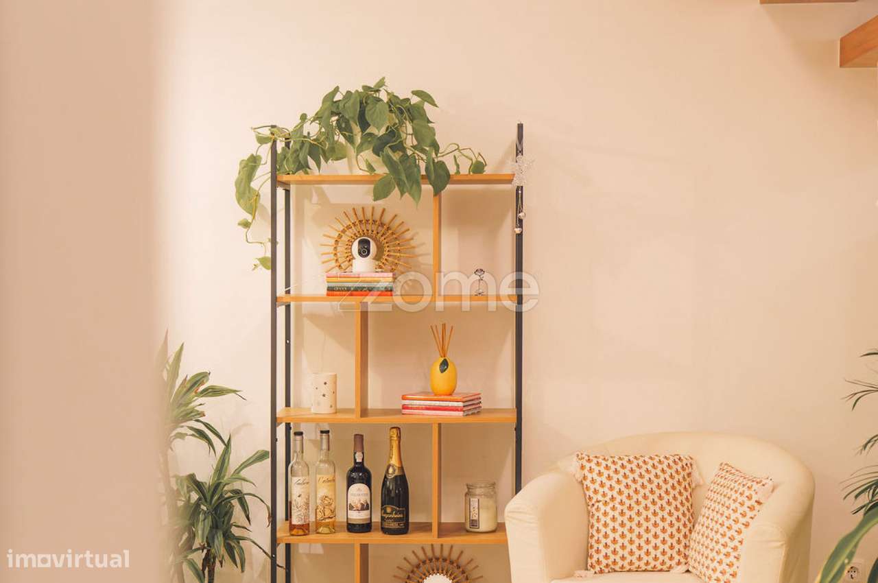 Moradia T2+1 Renovada a 100m do Mar – São Roque-13