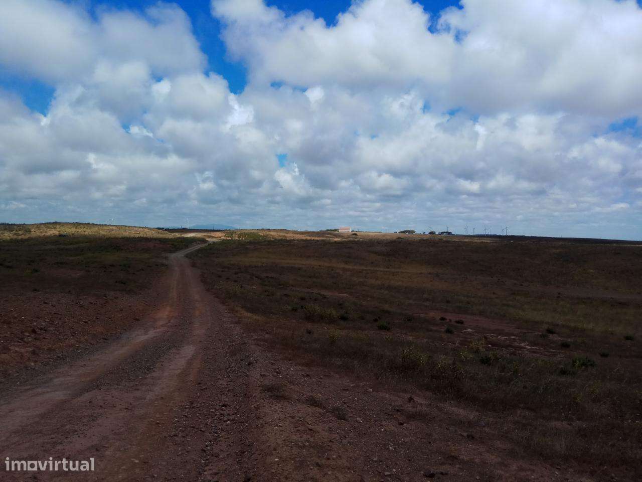Terreno Rústico Currais Velhos - Vila do Bispo _ 664Lagos V13-15