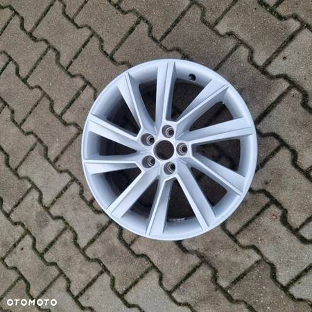 Felga aluminiowa Skoda OE Skoda Scala 6.5" x 17" 5x100 ET 40 - 6