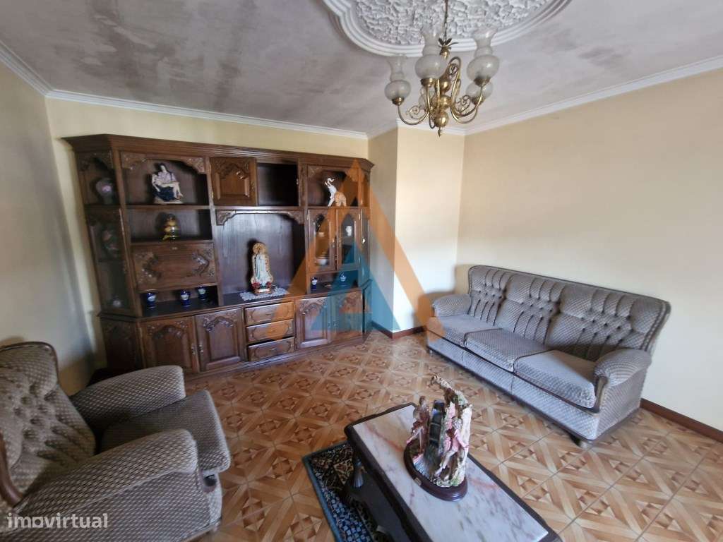 Excecional casa com 3 pisos e anexos, amplos espaços, possibilidade...-23