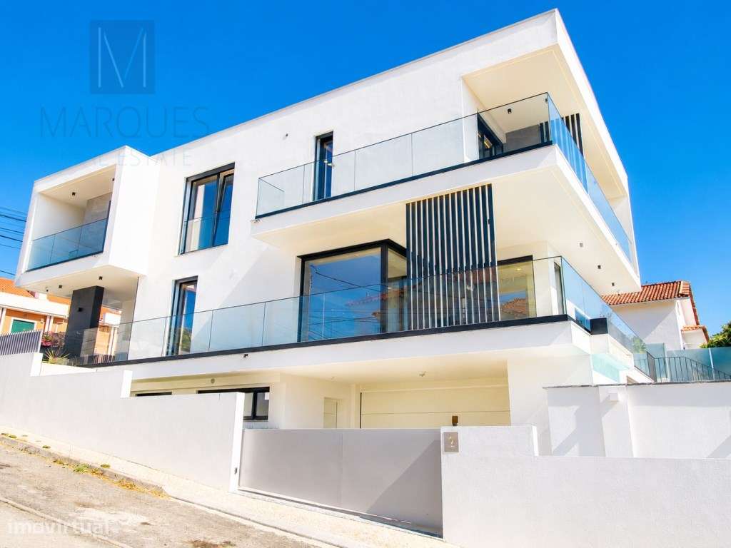 Moradia T5 com 4 Suites, Jardim e Piscina na Charneca da Caparica-24