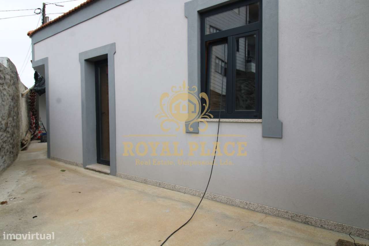Moradia V2 Renovada com Anexo, Lourosa-6