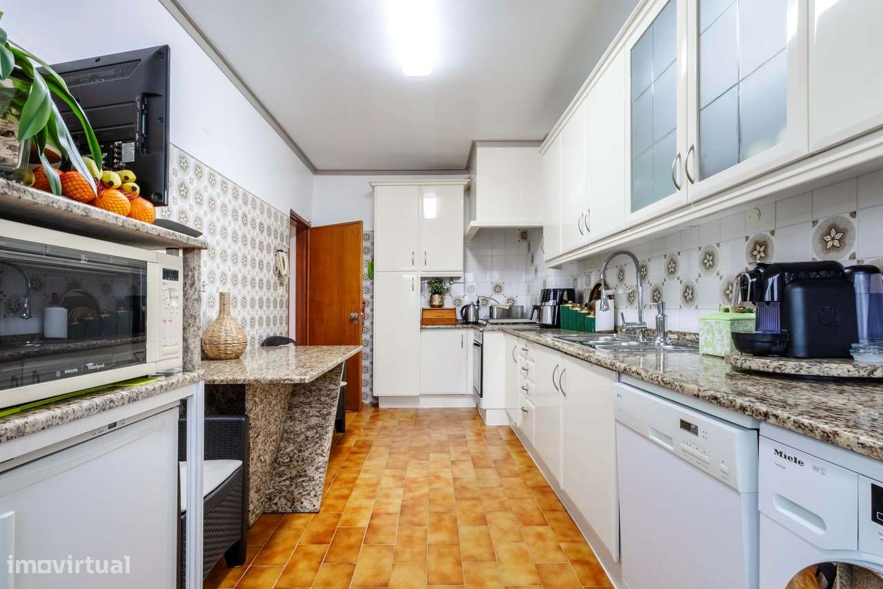 Apartamento T3 em Casal de São Brás, Amadora-17