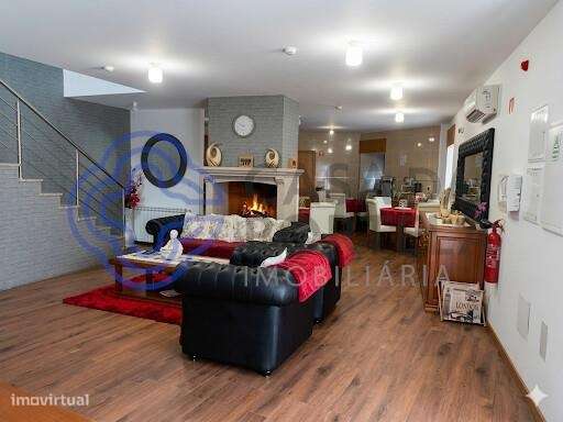 Casa de turismo com 5 quartos, todos com casa de banho privativa, send - Grande imagem: 5/17