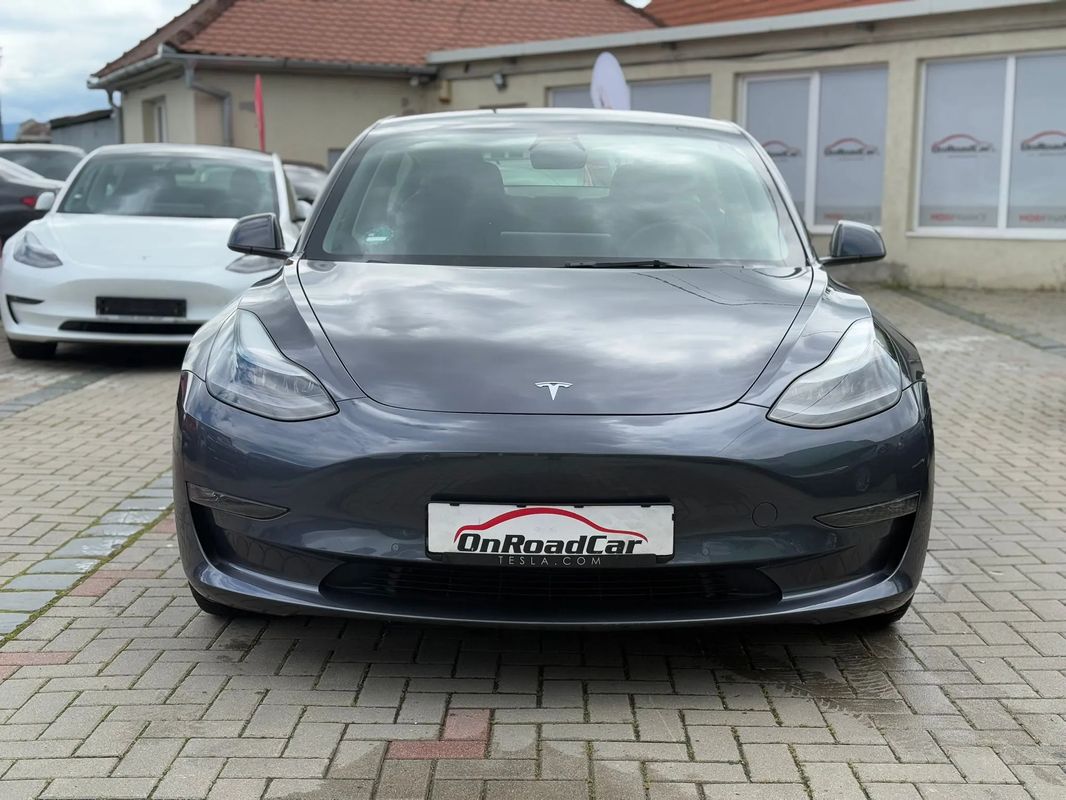 Tesla Model 3 Langstreckenbatterie Allradantrieb Dual Motor - 12
