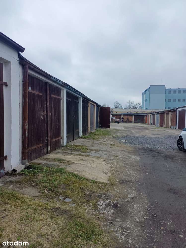 Garaż na sprzedaż w centrum miasta - Pełny obrazek: 2/5