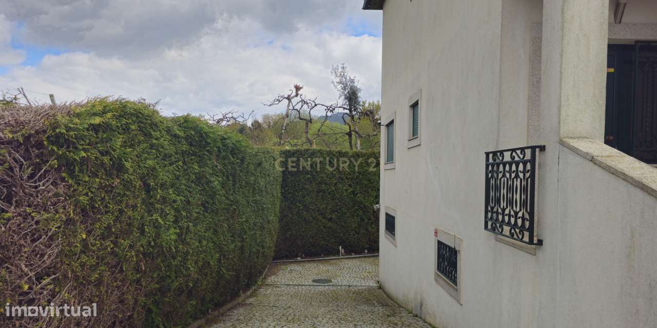 Moradia Geminada V3- Vila Boa do Bispo - Grande imagem: 3/27