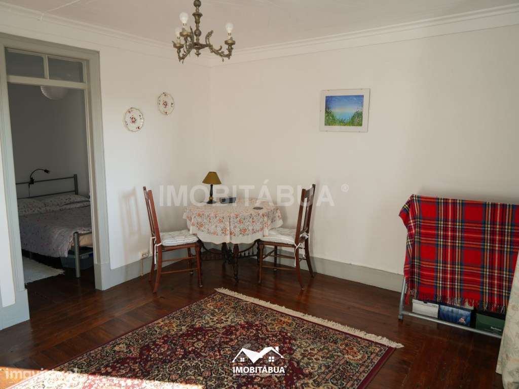 Casa Tradicional Portuguesa com Quintal, Vista e Muitos Detalhes Au...-20