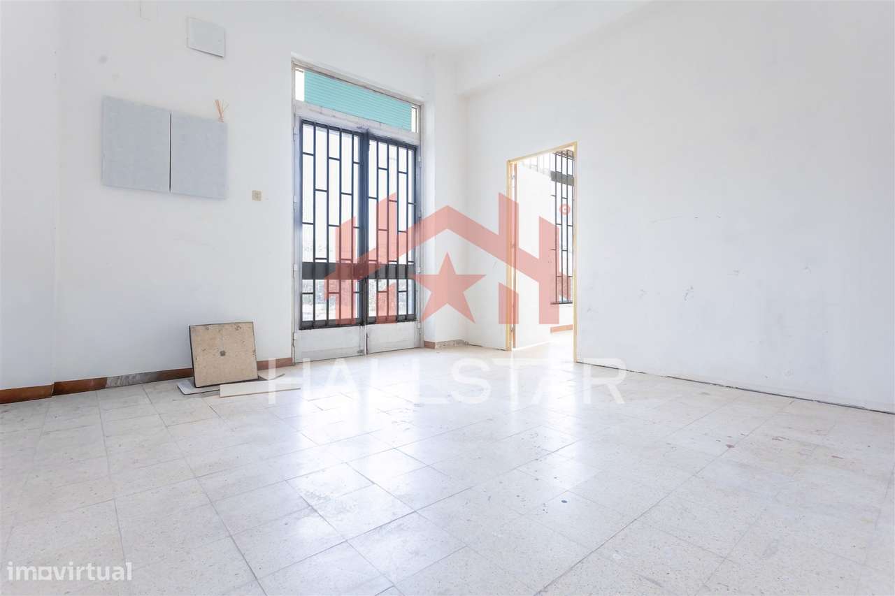 Loja / 220m² de Área Total / Quinta da Alçada-9