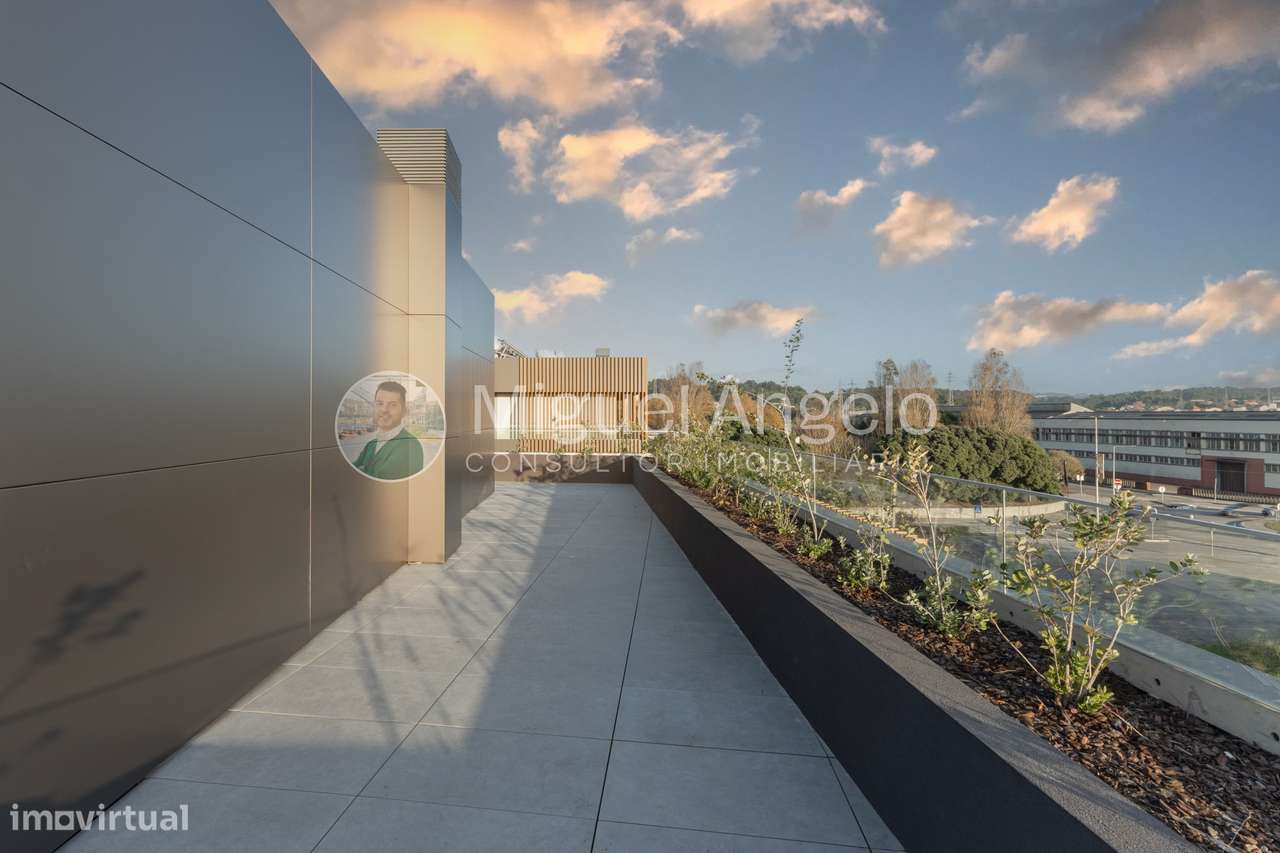 T3 Penthouse com terraços e três frentes no coração de Espinho-27