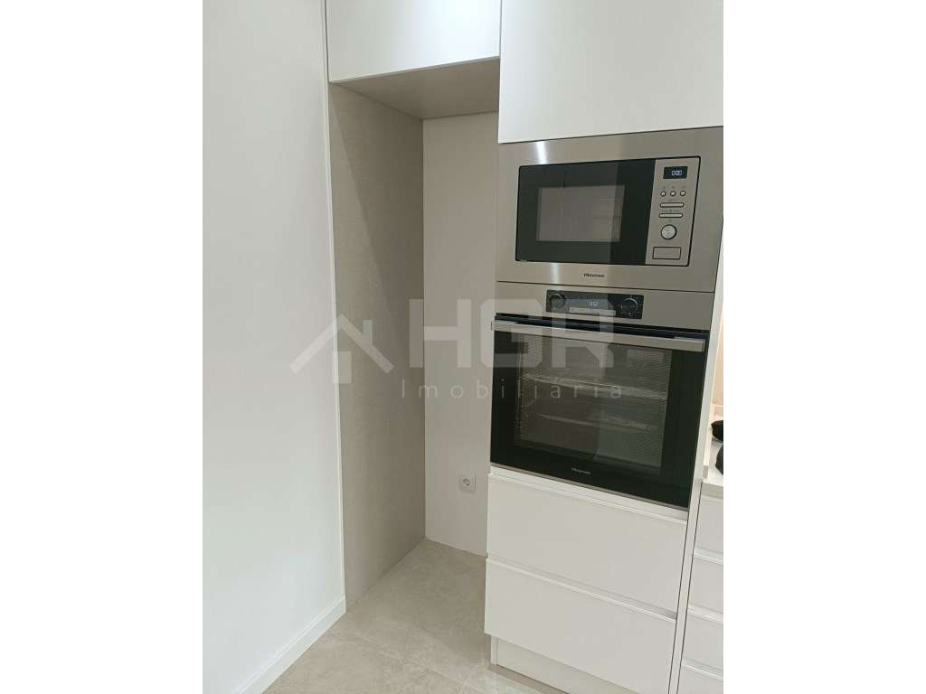 T3 | ENTRADA A ESTREAR | 2 CASAS DE BANHO | EXCELENTE LOCALIZAÇÃO-6