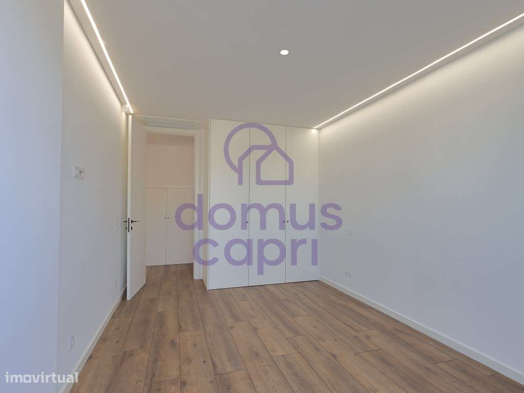 Moradia T3 com Vista Mar, Piscina e Estacionamento em Fuzeta-5