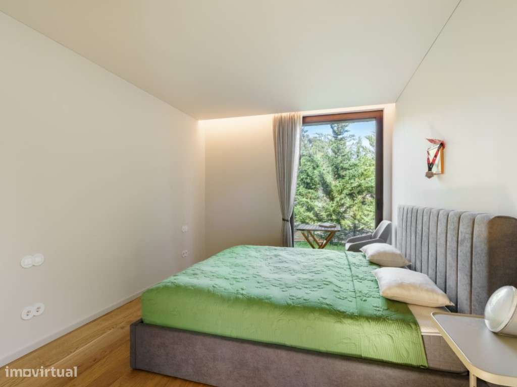 Moradia Exclusiva V4 com Piscina aquecida-41