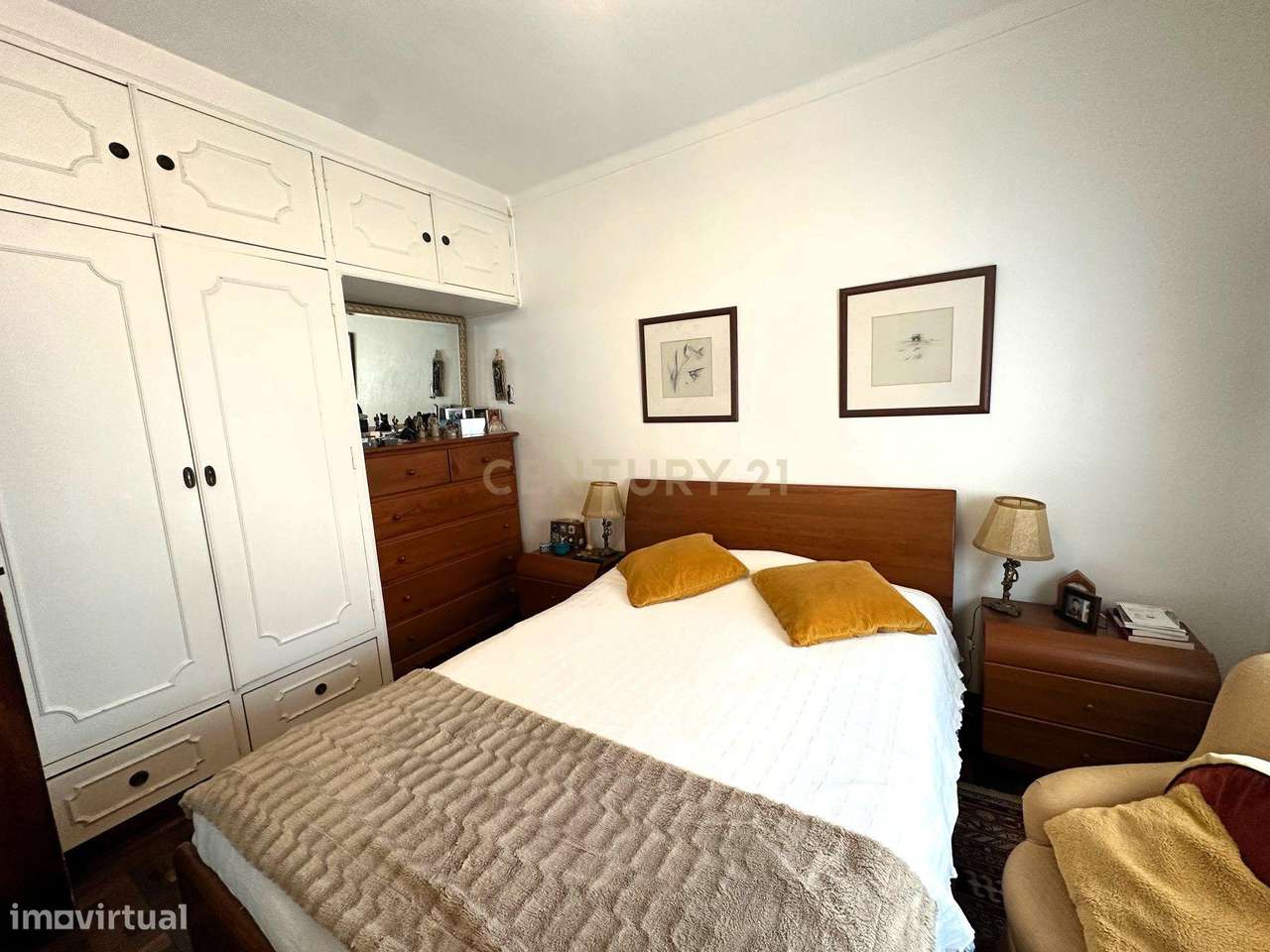 CAPARIDE-Moradia com 3 apartamentos independentes-30