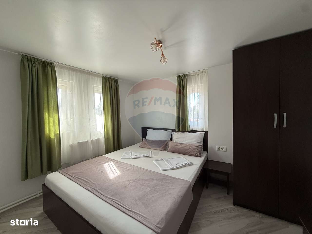 Casa / Pensiune cu 12 camere de vânzare în zona Eforie Sud Constanta - Imagine principală: 3/20