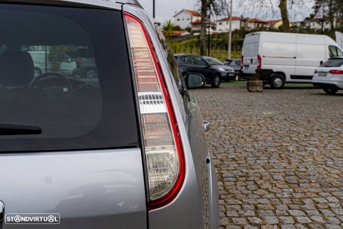 Ford Focus 1.6 TDCi Titanium - 8