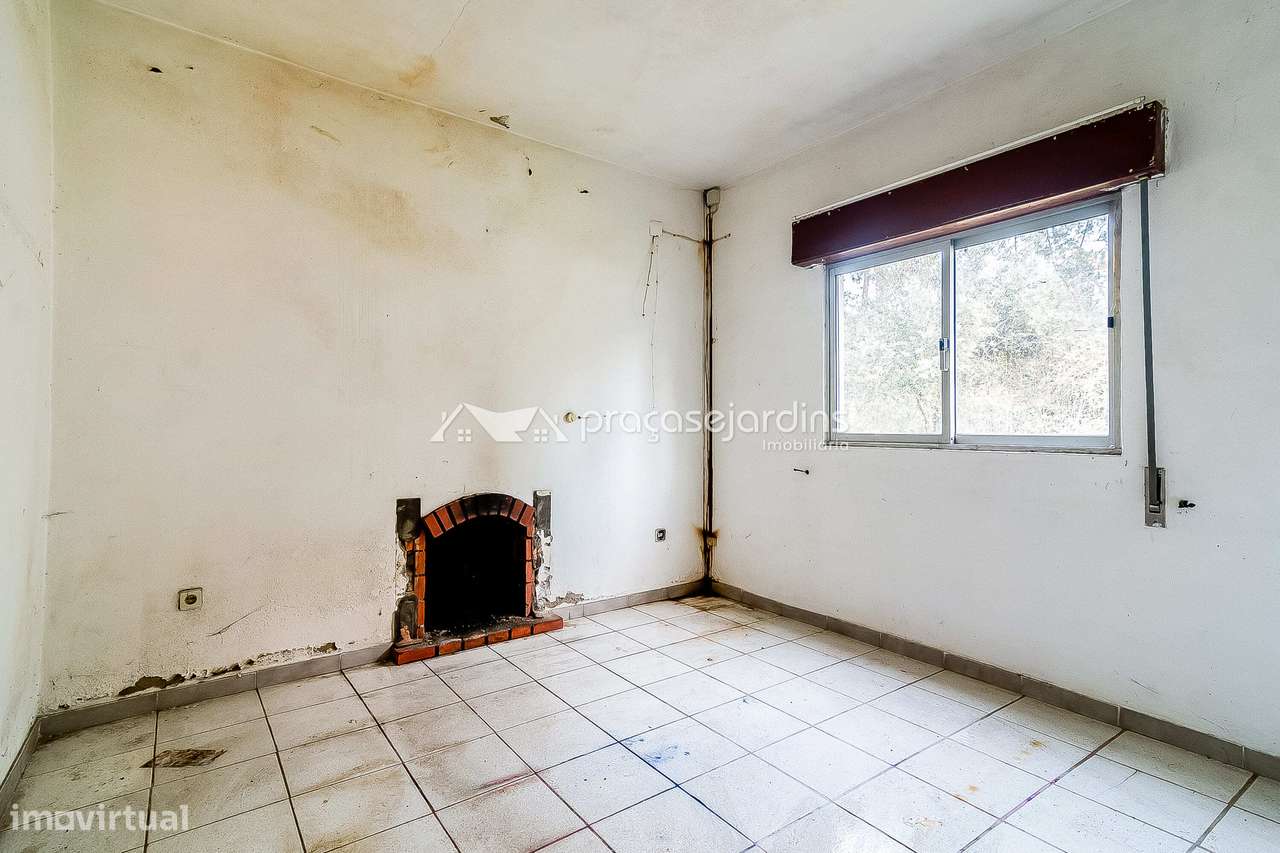 Moradia isolada térrea com anexos e terreno-7