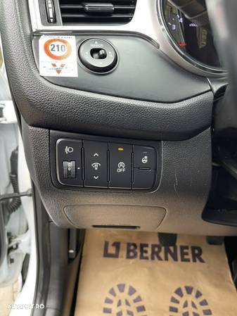 Kia Ceed 1.6 CRDi 136 ISG UEFA EURO 2016 - 24