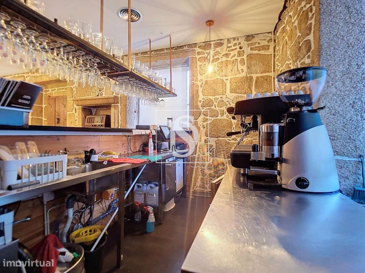 Trespasse de Restaurante no centro de Gondomar.-24