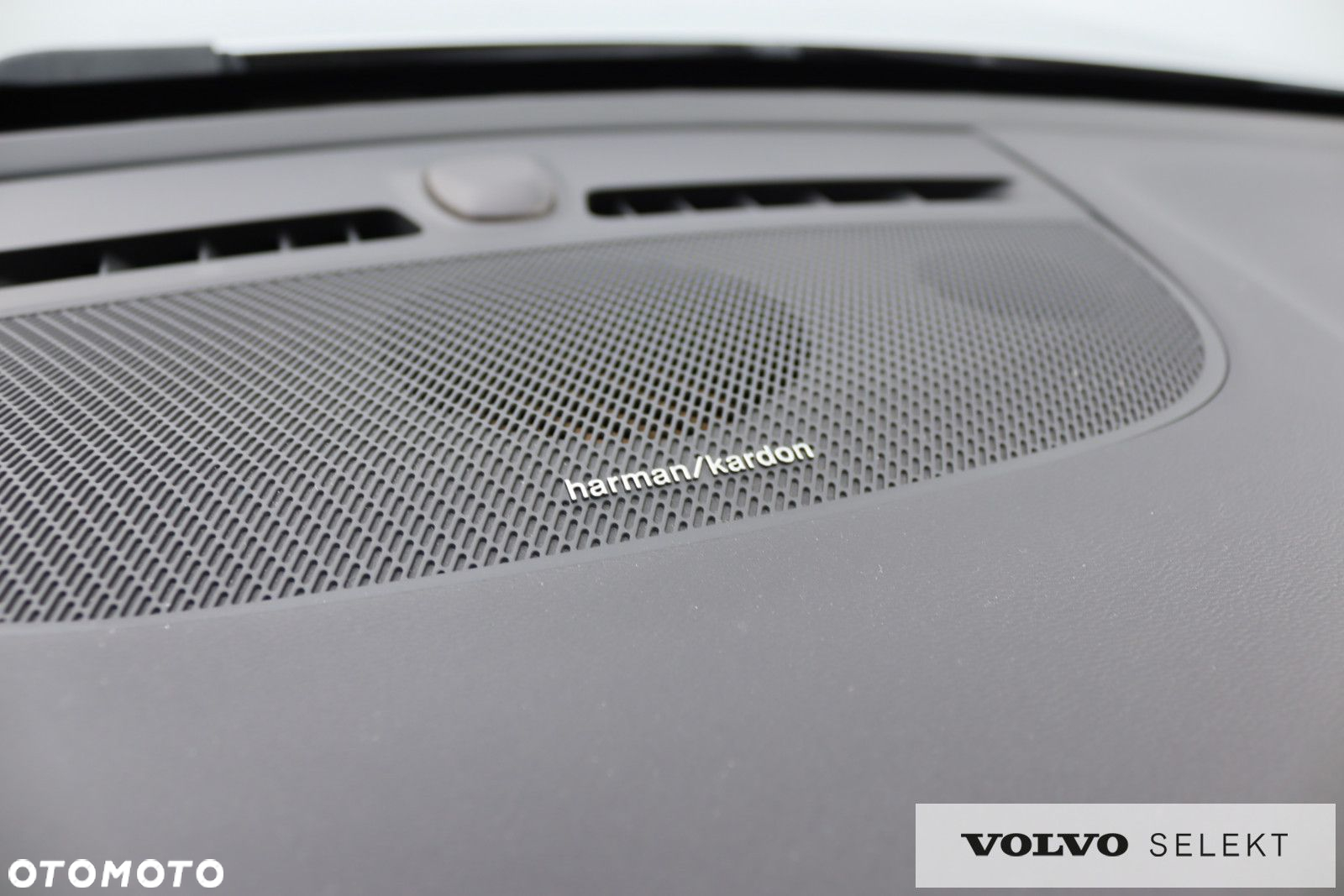 Volvo XC 40 D4 AWD Momentum (Intro Edition) - 25