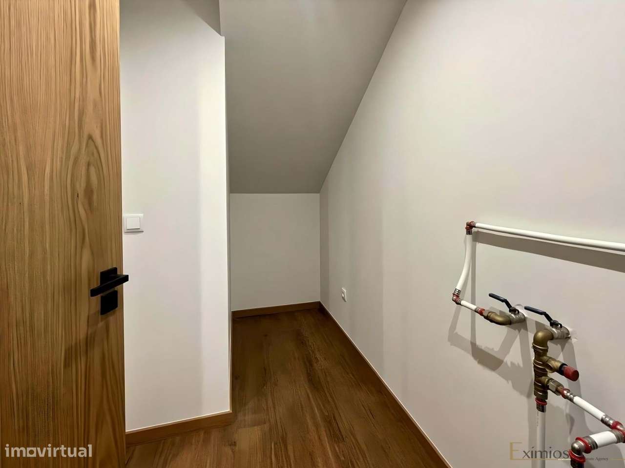 Moradia em banda V2, na 2ª linha, em Aver-o-Mar - Grande imagem: 4/19