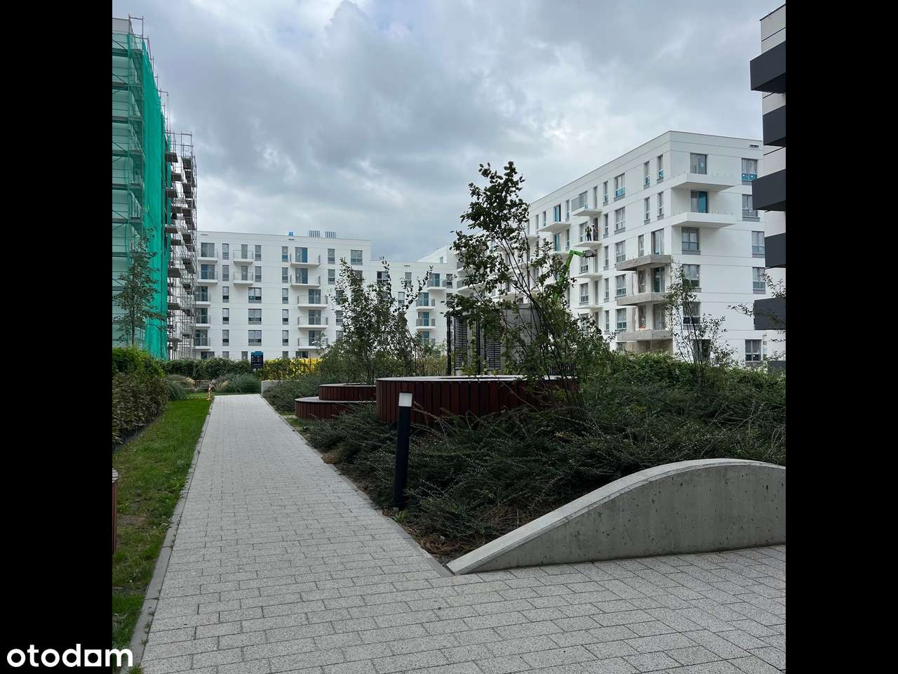 Funkcjonalne 3 pok. z dwoma łazienkami i osobną kuchnią - lokalizacja!-7