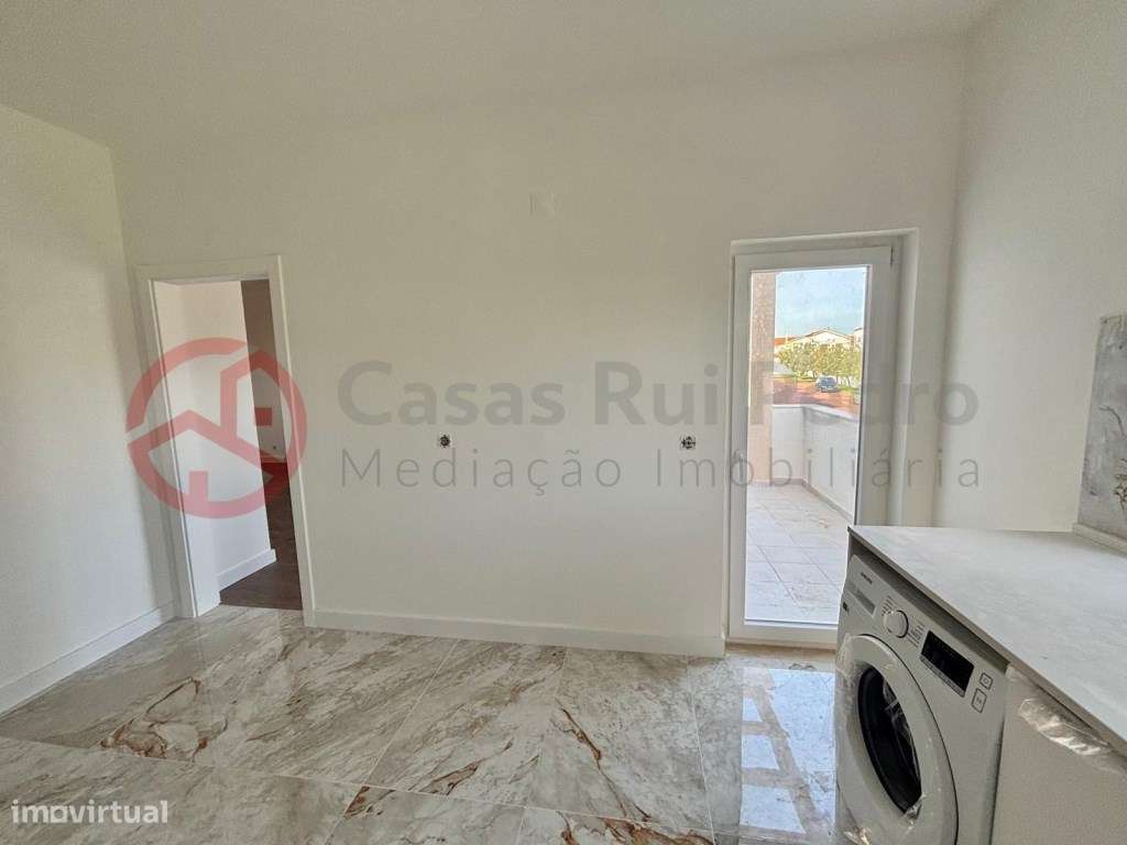 Moradia T3 de Excelência no Centro de Alcochete, com Garagem e Sótã... - Grande imagem: 4/33