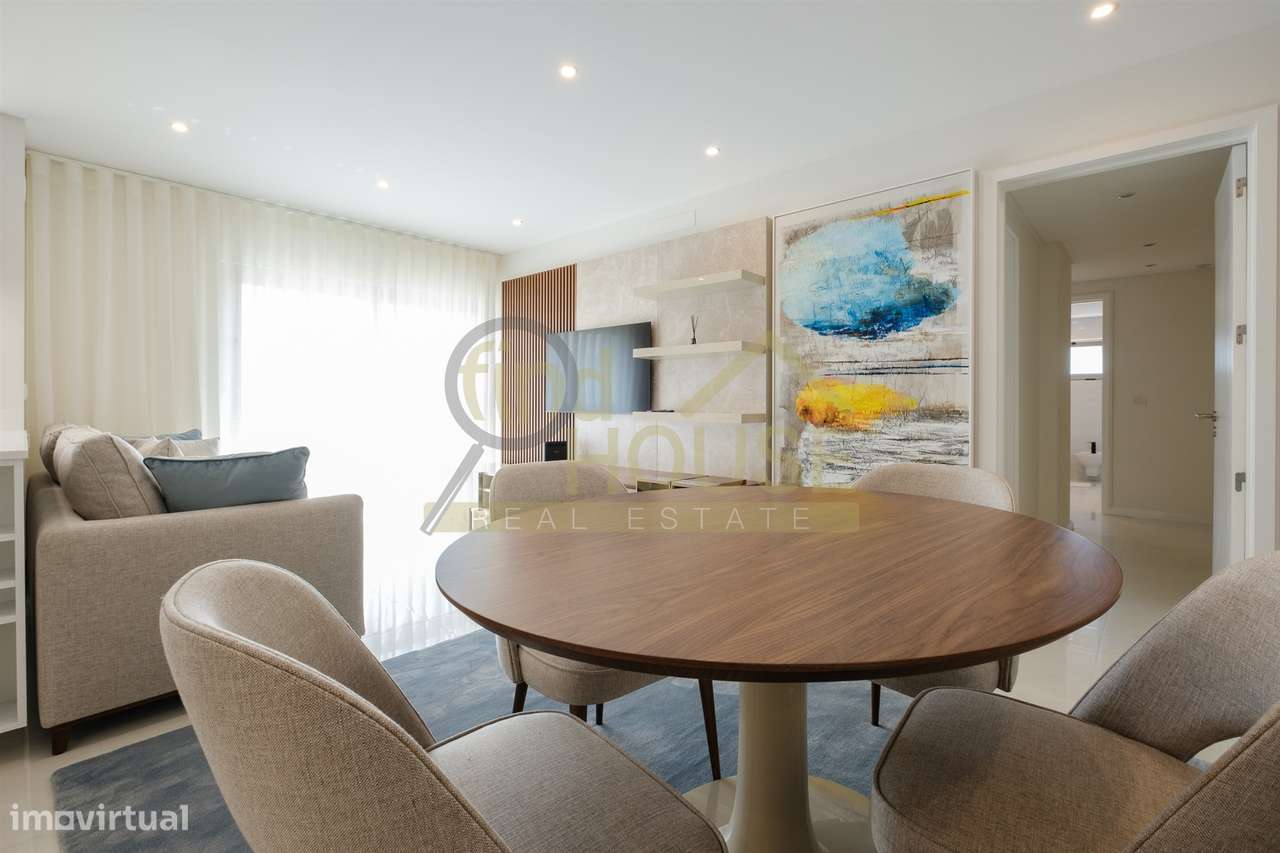 Vende-se T2 remodelado com garagem e arrecadação com vista para o jard-0