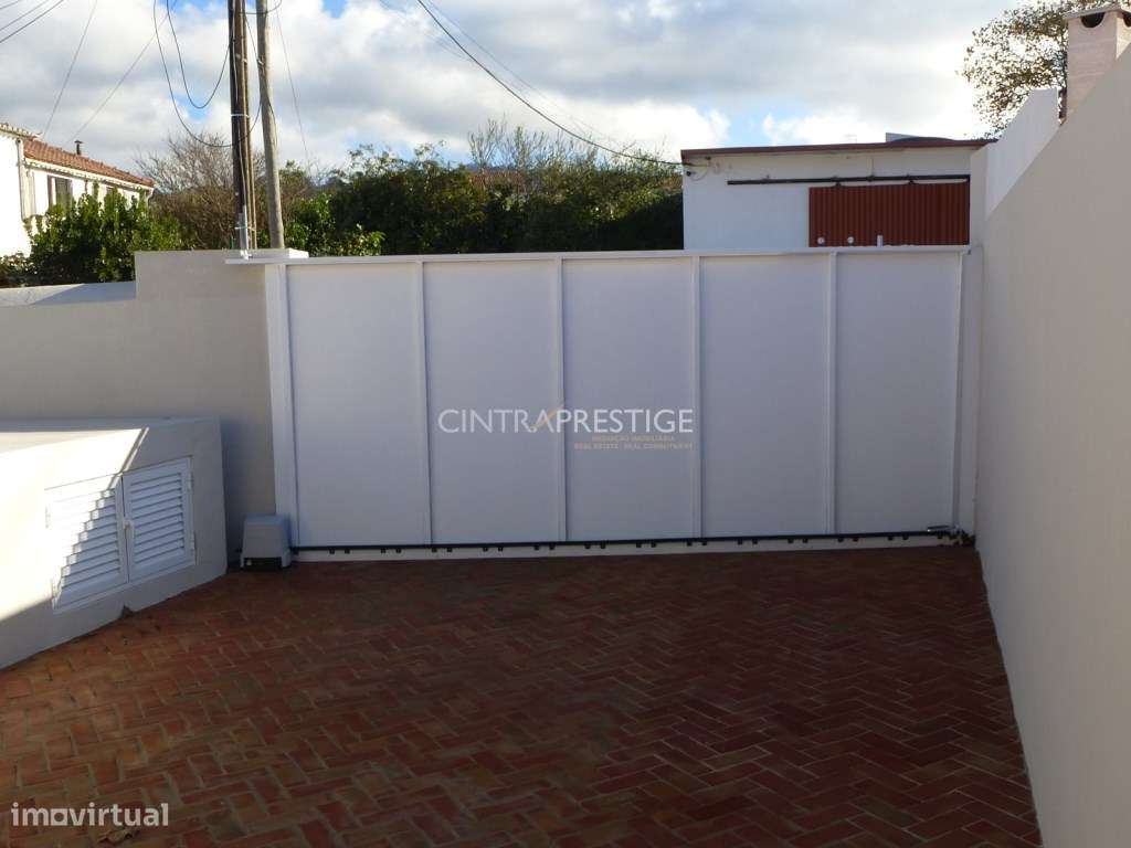 Moradia T2 totalmente recuperada em Almoçageme-31