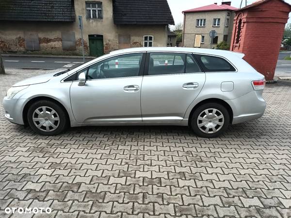 Toyota Avensis 2.0 D-4D Luna - 3