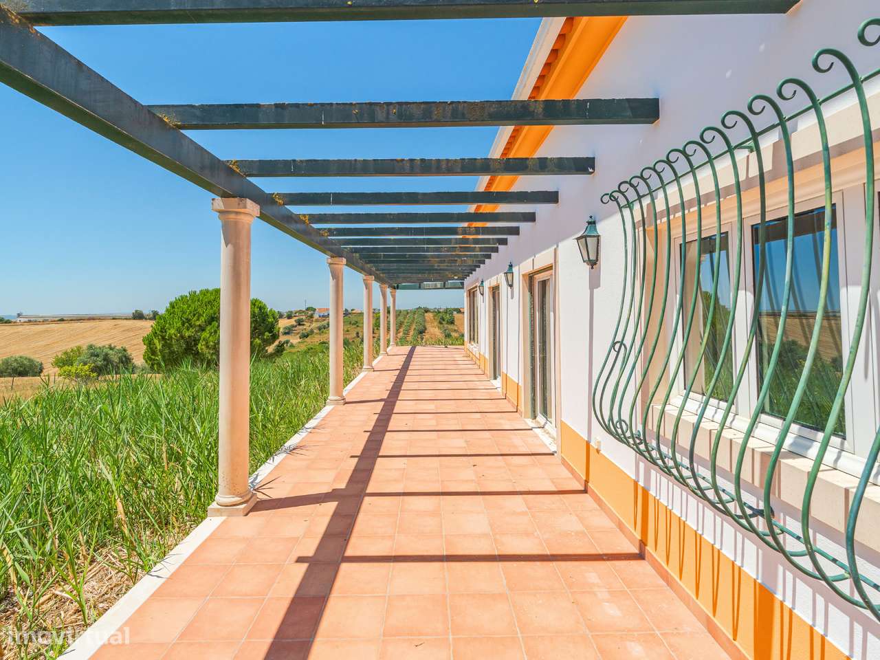 Moradia T4 inserida em propriedade com 9.680 m²-5