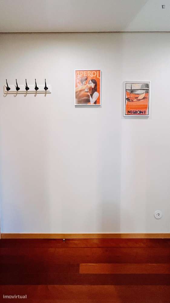 Apartamento com 1 quartos - localizado em Paranhos Porto - Grande imagem: 2/10