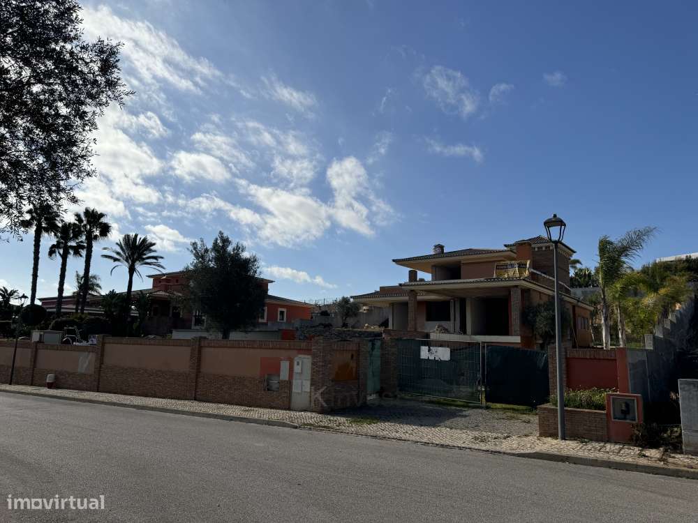 Moradia T4 para Reabilitar com Projeto Aprovado - Porto de Mós, Lagos-1