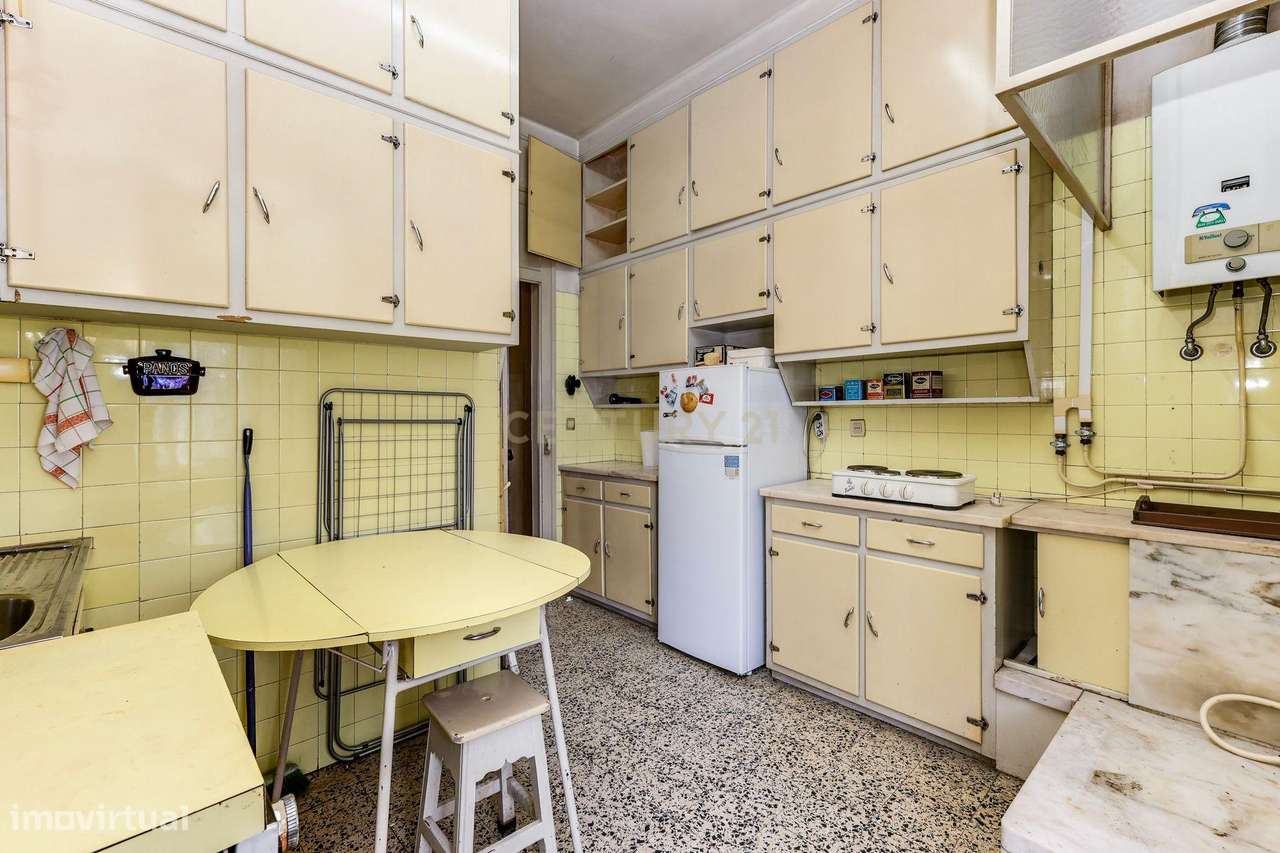 Prédio de Uso Misto no Centro Histórico de Odivelas – Habitação + Comé-7