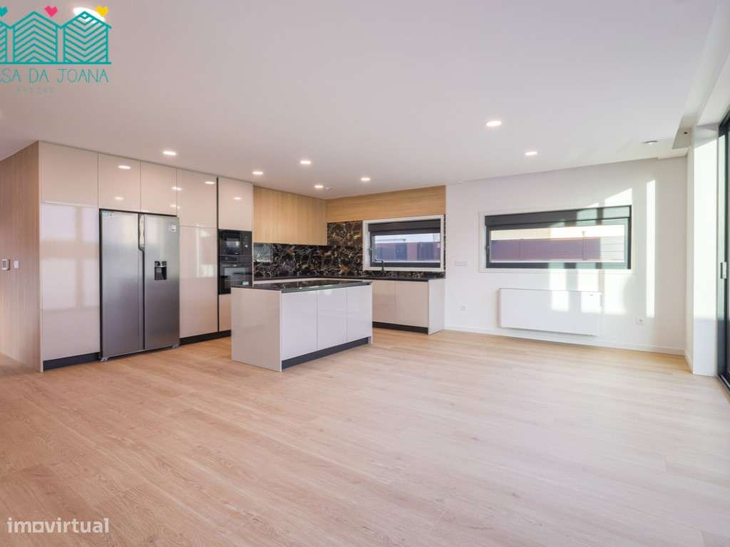 Moradia T4 com Garagem Fechada na Gafanha da Nazaré - Grande imagem: 4/41