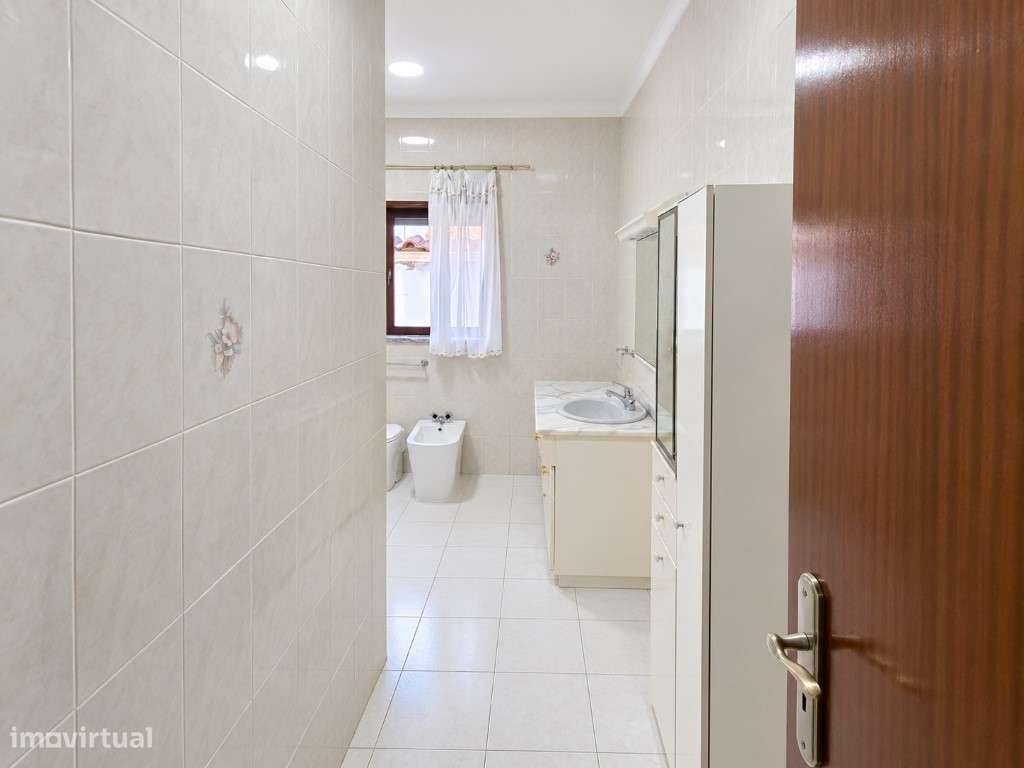 MORADIA 195 m² COM POTENCIAL PARA 2 HABITAÇÕES | PRÓXIMA DAS PRAIAS...-31