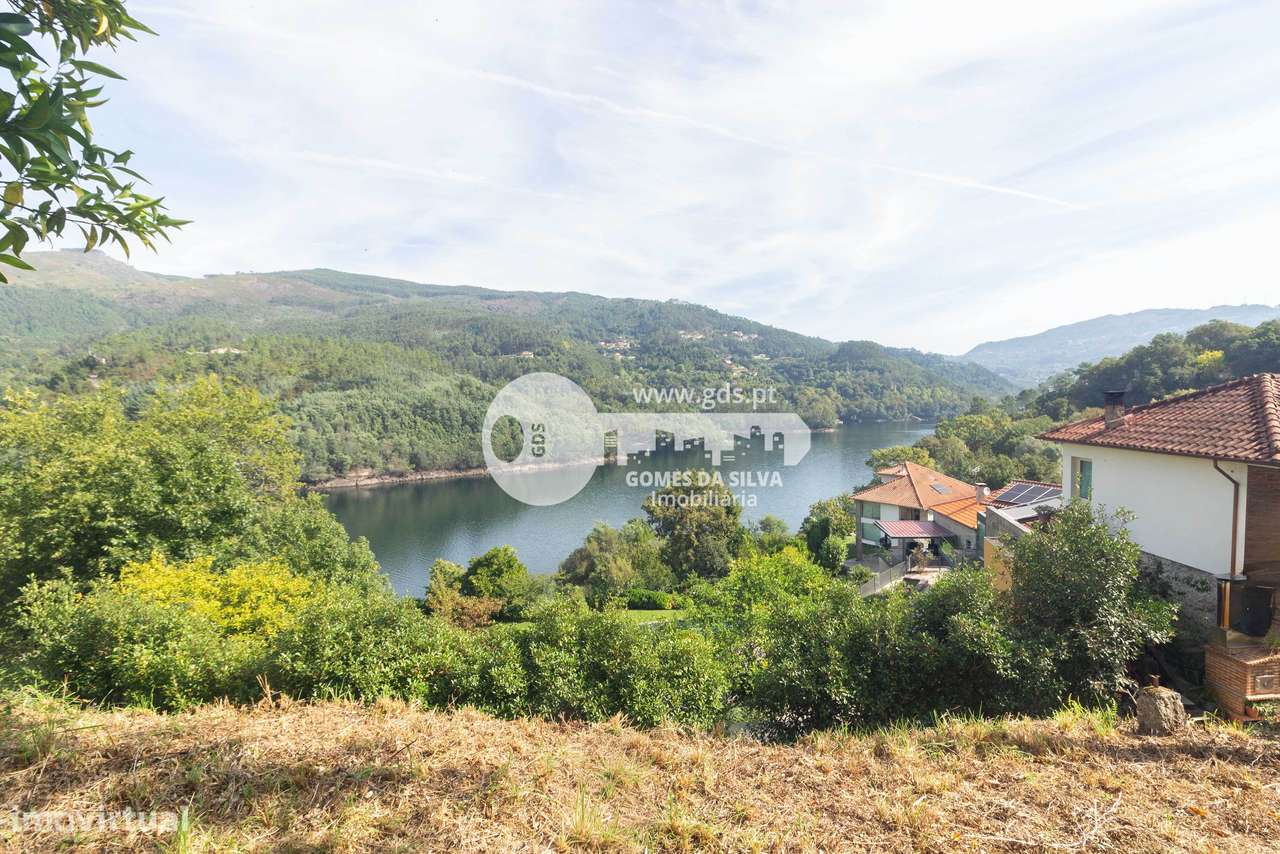 Moradia T3 com 1383m2 em Pandozes, Parada de Bouro Vieira do Minho-18