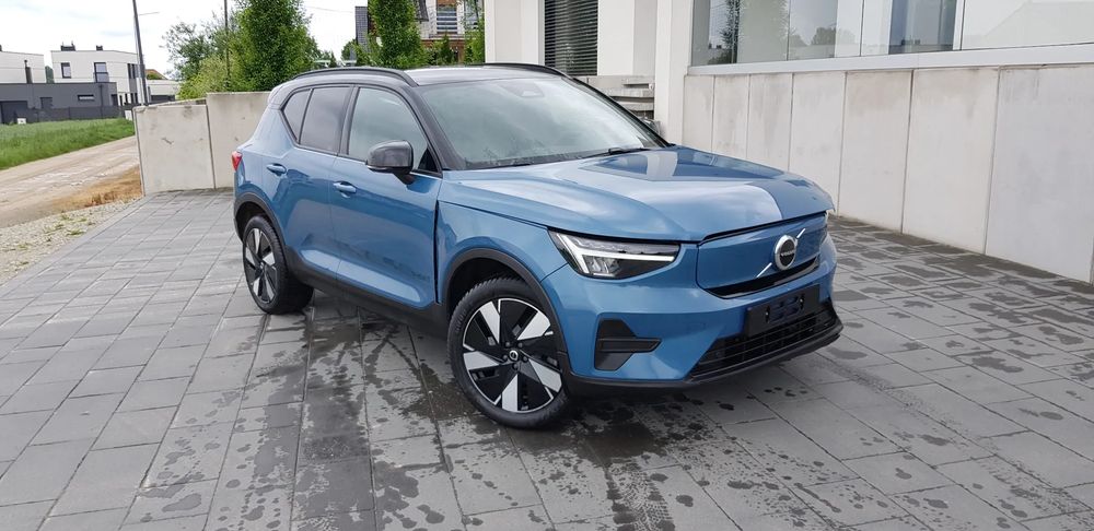 Volvo XC40 Recharge 82 kWh Single M Extended Range RWD Core 2024