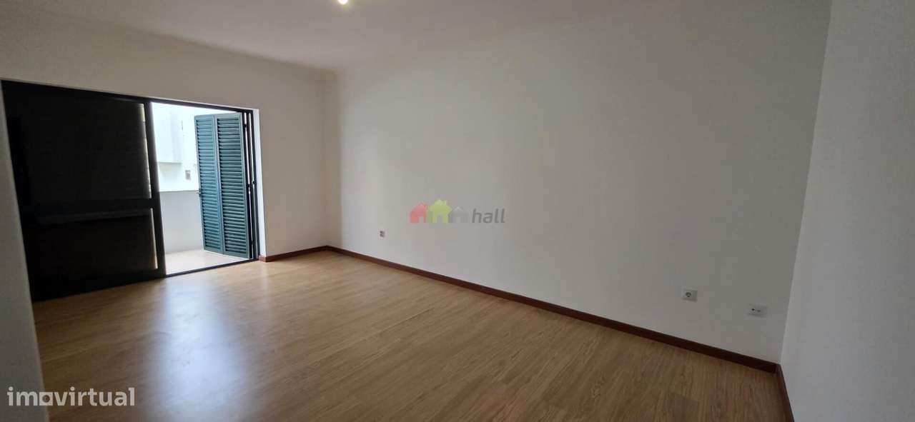 Apartamento T2 – Baixa da Banheira – Parcialmente remodelado - Grande imagem: 5/18