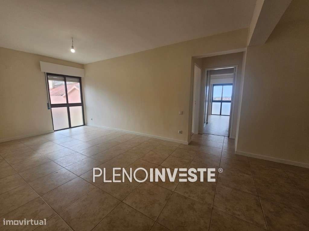 T2 Tapada das Mercês junto à estação - Grande imagem: 2/24