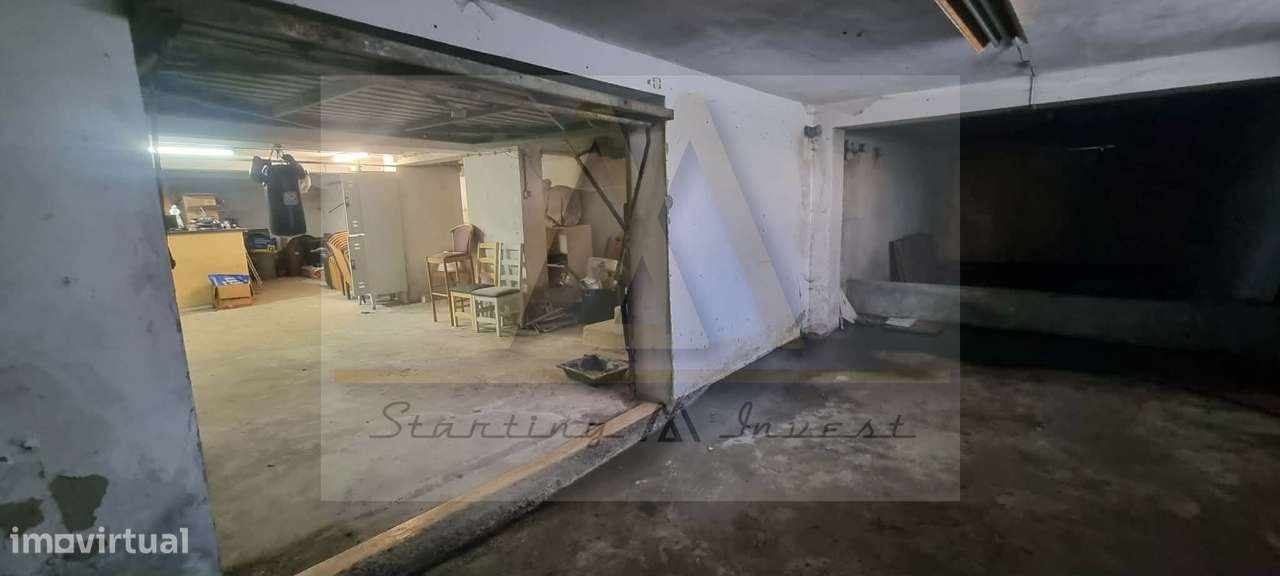 LOJA situada na rua 5 de Outubro em Vila do Conde.-9