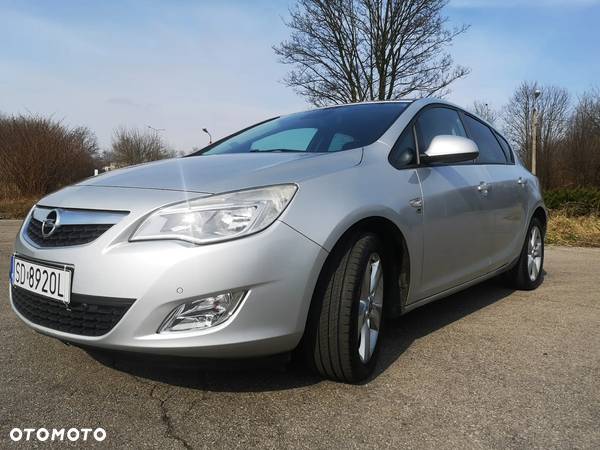 Opel Astra IV 1.4 T Edition 150 - 1